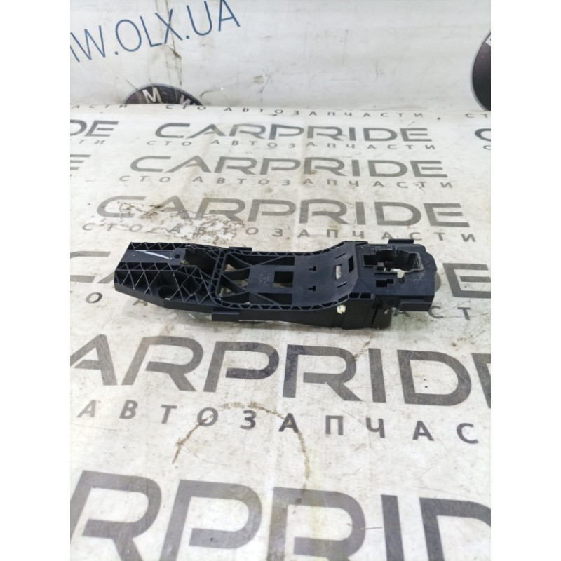 Кронштейн ручки двери (кузов и элементы) Volkswagen Passat B7 2014 1.8 5N0839885H
