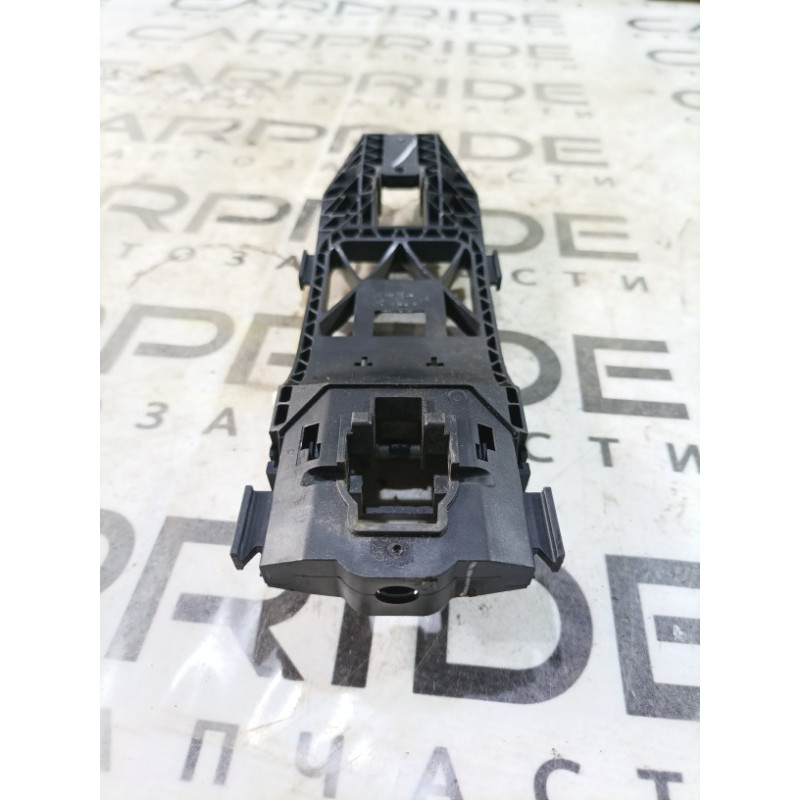 Кронштейн ручки двери (кузов и элементы) Volkswagen Passat B7 2014 1.8 5N0839885H