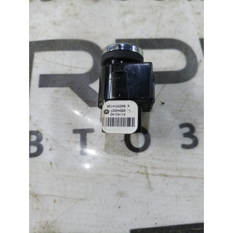 Кнопка открытия лючка топливного бака (электрика / кнопки) Jeep Cherokee Trailhawk 2014 2.4 68141862ab