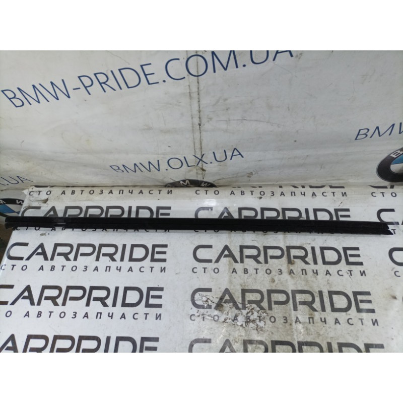 Молдинг стекла внутренний (наружные элементы кузова) Cadillac Xt5 1 2016 3.6 84032653