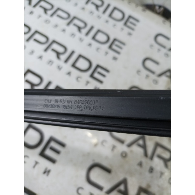 Молдинг стекла внутренний (наружные элементы кузова) Cadillac Xt5 1 2016 3.6 84032653