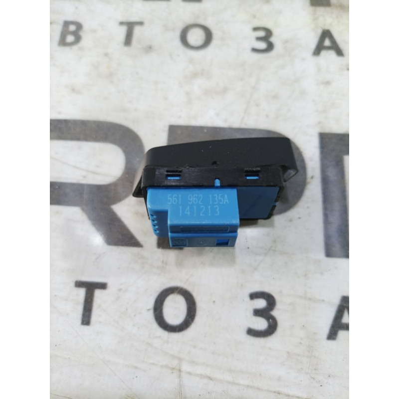 Кнопка блокировки центрального замка (электрика / кнопки) Volkswagen Passat B7 2014 1.8 561962135a