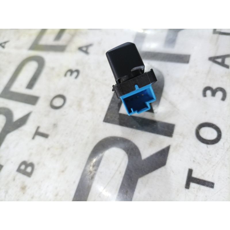 Кнопка блокировки центрального замка (электрика / кнопки) Volkswagen Passat B7 2014 1.8 561962135a