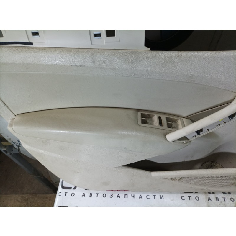Дверная карта (салон) Volkswagen Passat B7 2014 1.8 561867011a