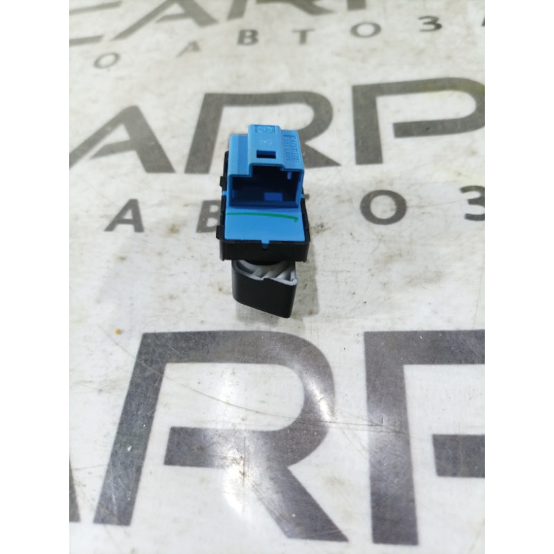 Кнопка блокировки центрального замка (электрика / кнопки) Volkswagen Passat B7 2014 1.8 561962135a