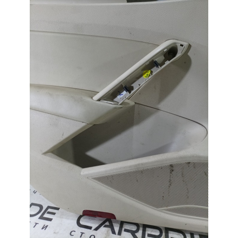 Дверная карта (салон) Volkswagen Passat B7 2014 1.8 561867211a