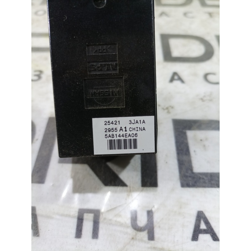 Кнопка стеклоподъемника (электрика / кнопки) Infiniti QX60 L50 2015 3.5 254213ja1a