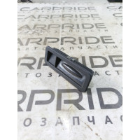 Кнопка відкривання кришки багажника