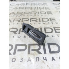 Кнопка открывания крышки багажника