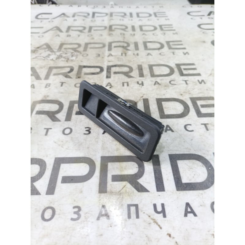 Кнопка открывания крышки багажника (электрика / кнопки) Jeep Cherokee Trailhawk 2014 2.4 68184314AA