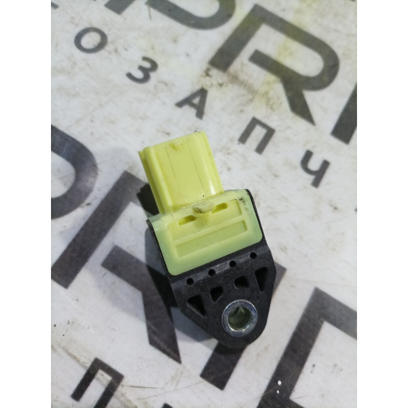 Датчик удара (электрика / датчики) Toyota Camry 40 8983106010