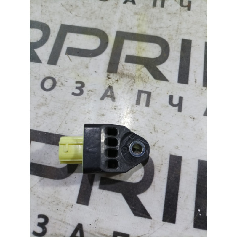 Датчик удара (электрика / датчики) Toyota Camry 40 8983106020