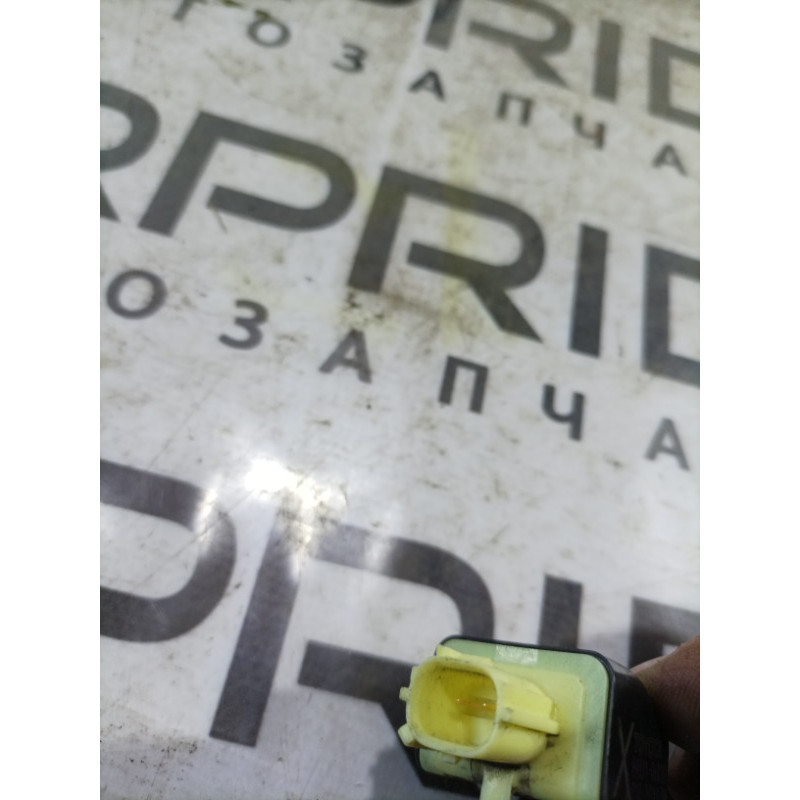 Датчик удара (электрика / датчики) Toyota Camry 40 8983106020