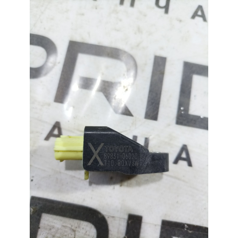 Датчик удара (электрика / датчики) Toyota Camry 40 8983106020
