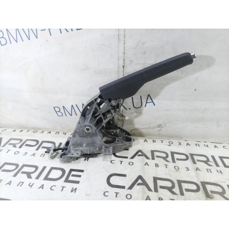 Ручка стояночного тормоза (тормозная система) Volkswagen Golf 1K 2.5 8j0711303a