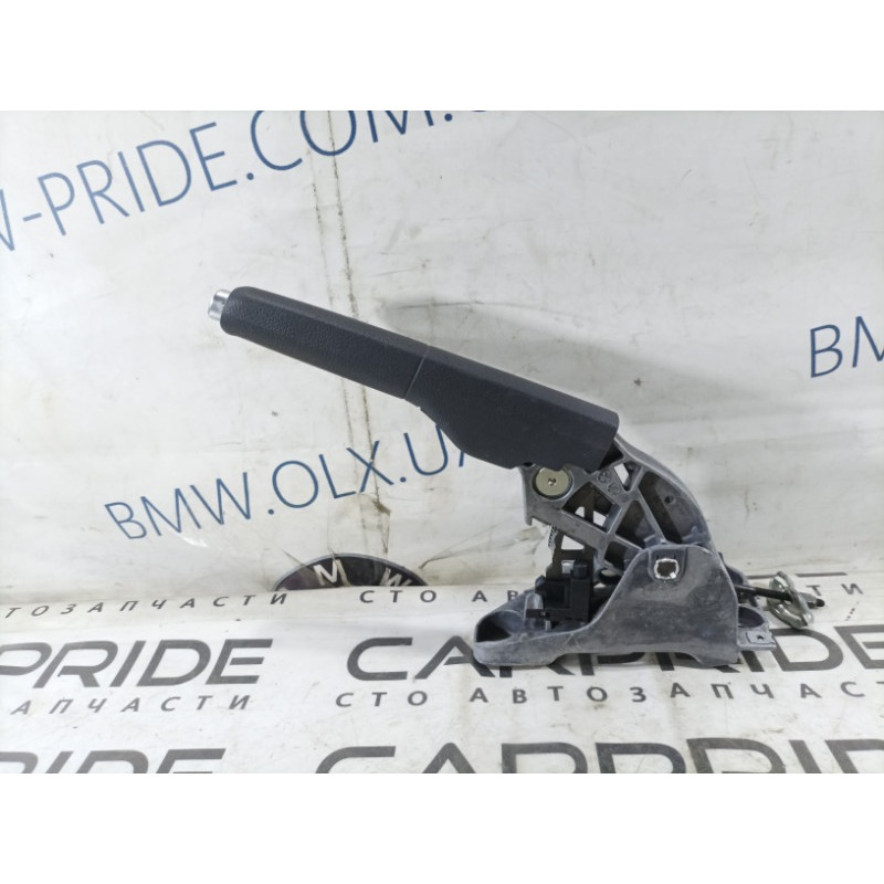 Ручка стояночного тормоза (тормозная система) Volkswagen Golf 1K 2.5 8j0711303a