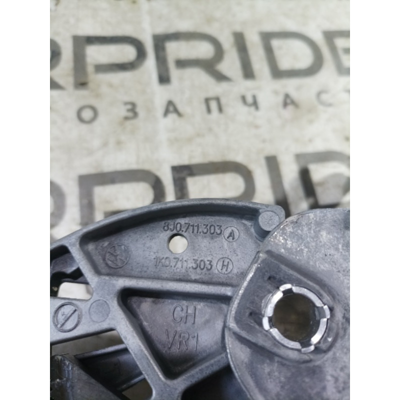 Ручка стояночного тормоза (тормозная система) Volkswagen Golf 1K 2.5 8j0711303a