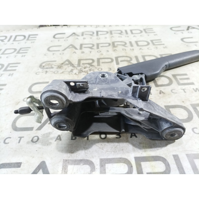 Ручка стояночного тормоза (тормозная система) Volkswagen Golf 1K 2.5 8j0711303a