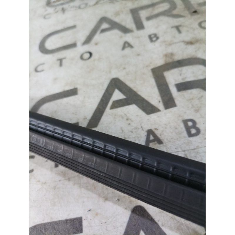 Молдинг стекла внутренний (наружные элементы кузова) Audi A4 B8 8k0839479c