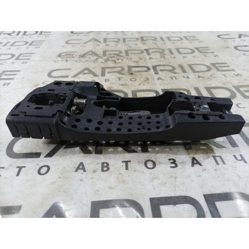 Кронштейн ручки двери (кузов и элементы) Audi A4 B8