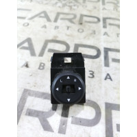 Кнопка регулировки зеркала