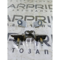 Петля багажника