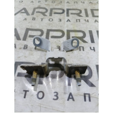 Петля багажника