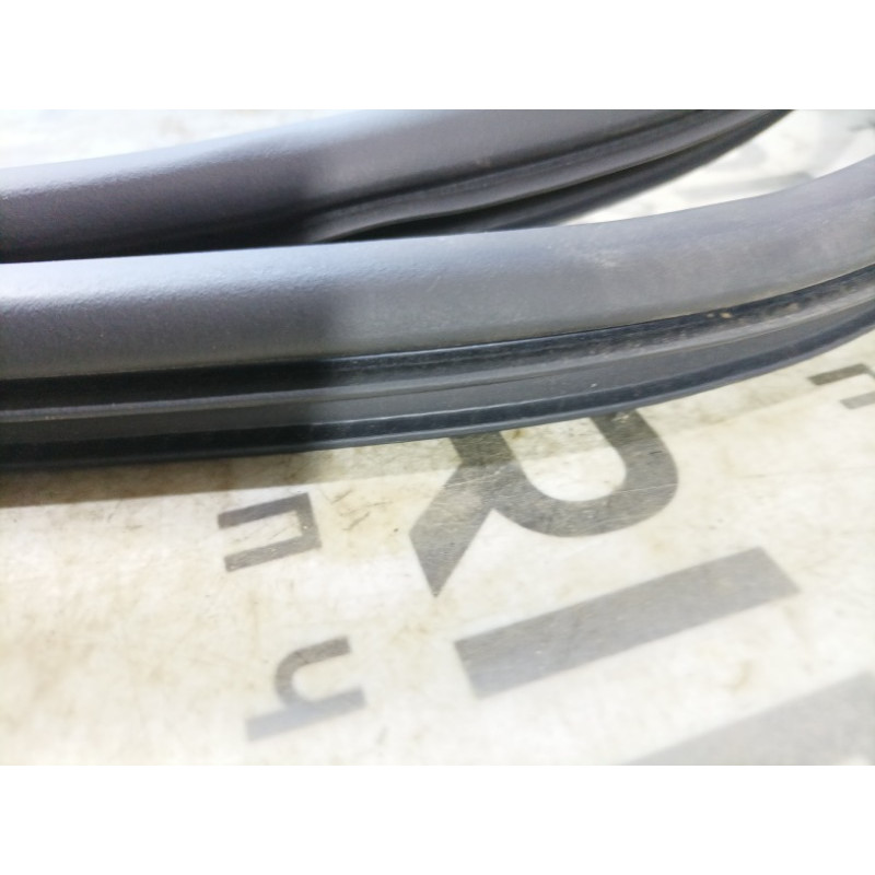 Уплотнитель проема двери (кузов и элементы) Jeep Compass MP 2018 2.4 68339991AA