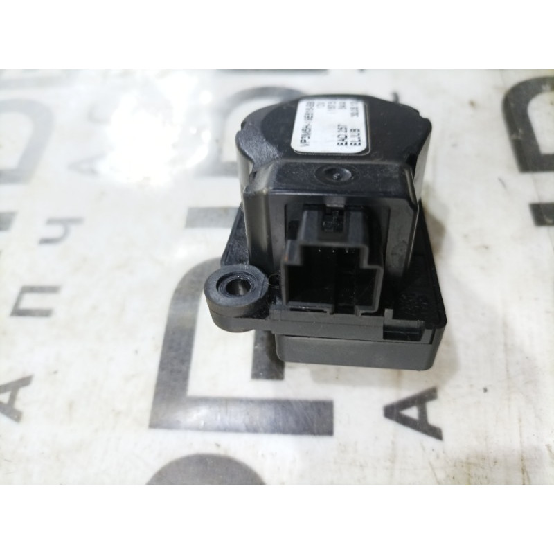 Привод заслонки отопителя (отопление и кондиционирование) FORD Focus MK3 2013 2.0 vp3m5h19e616bb