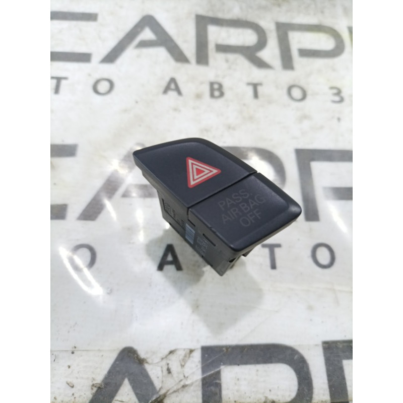 Кнопка аварийной сигнализации (электрика / кнопки) Audi Q5 8R 8r1941509a