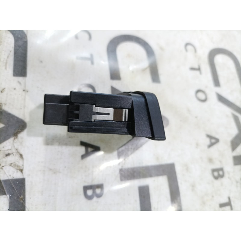 Кнопка аварийной сигнализации (электрика / кнопки) Audi Q5 8R 8r1941509a