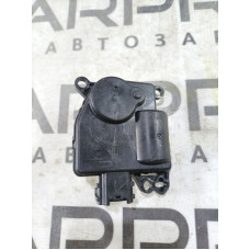 Привод заслонки отопителя