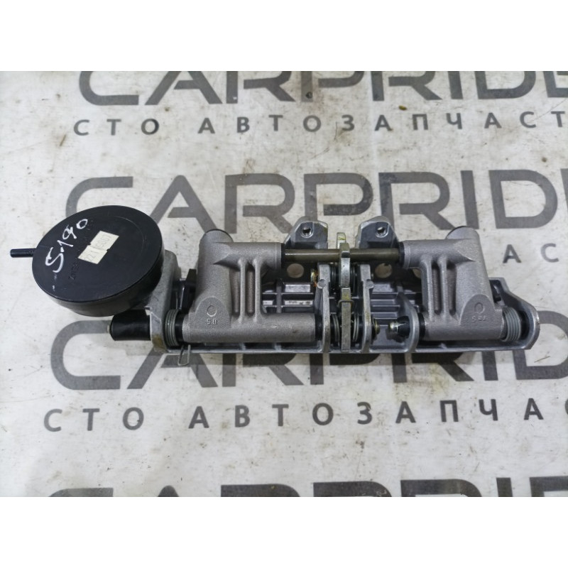 Направляюча підголівника (салон) Mercedes-Benz E-class W124 1990 3.2 1249700025