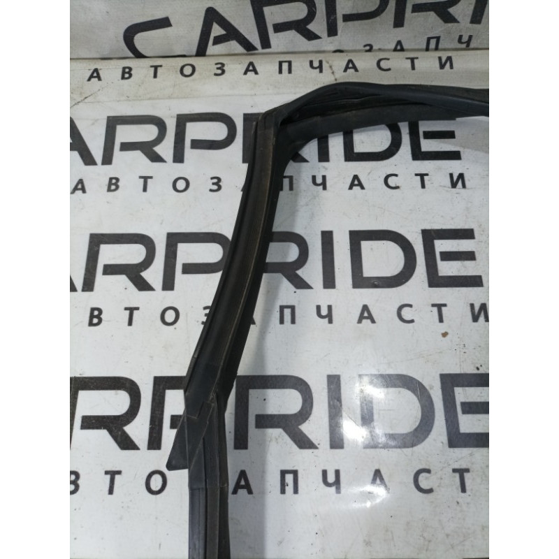 Уплотнитель стекла двери (кузов и элементы) Infiniti QX60 L50 2015 3.5 823303ja0a