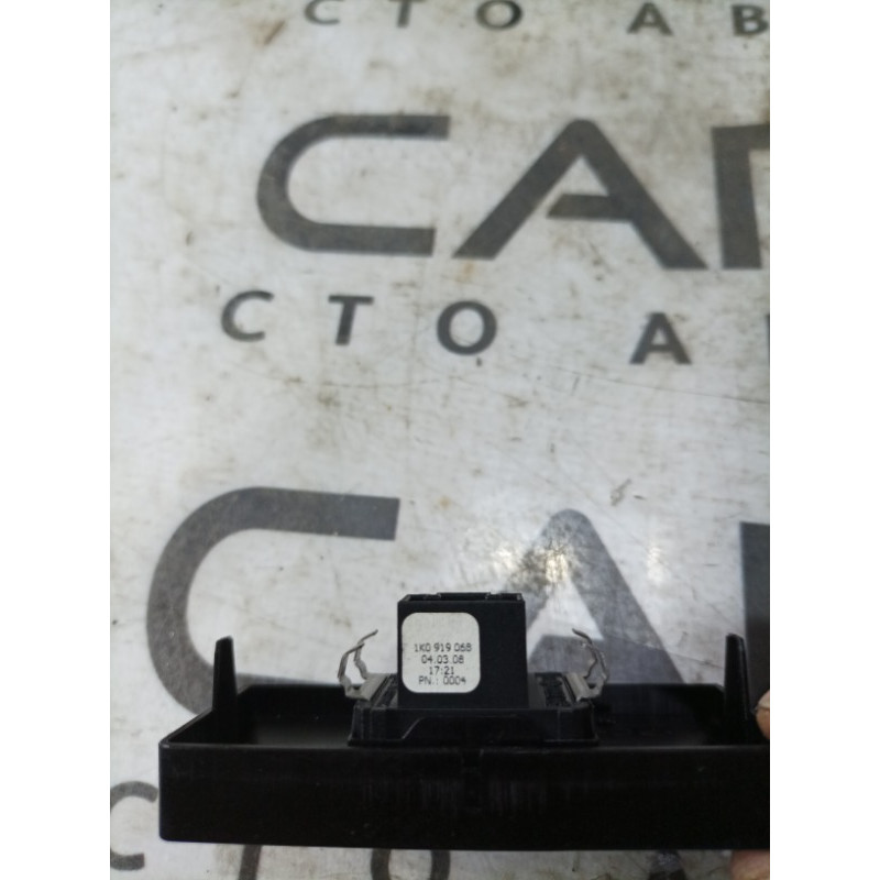 Заглушка (салон) Volkswagen Golf 1K 2.5 1k0919068