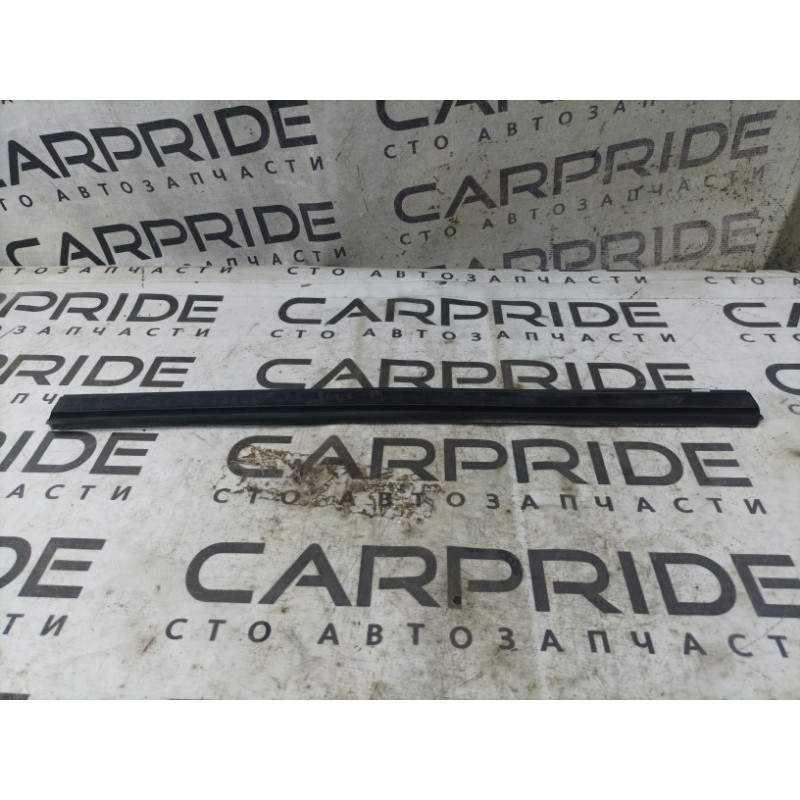 Уплотнитель стекла двери (кузов и элементы) Mercedes-Benz E-class W211 2008 3.5 a2117350565