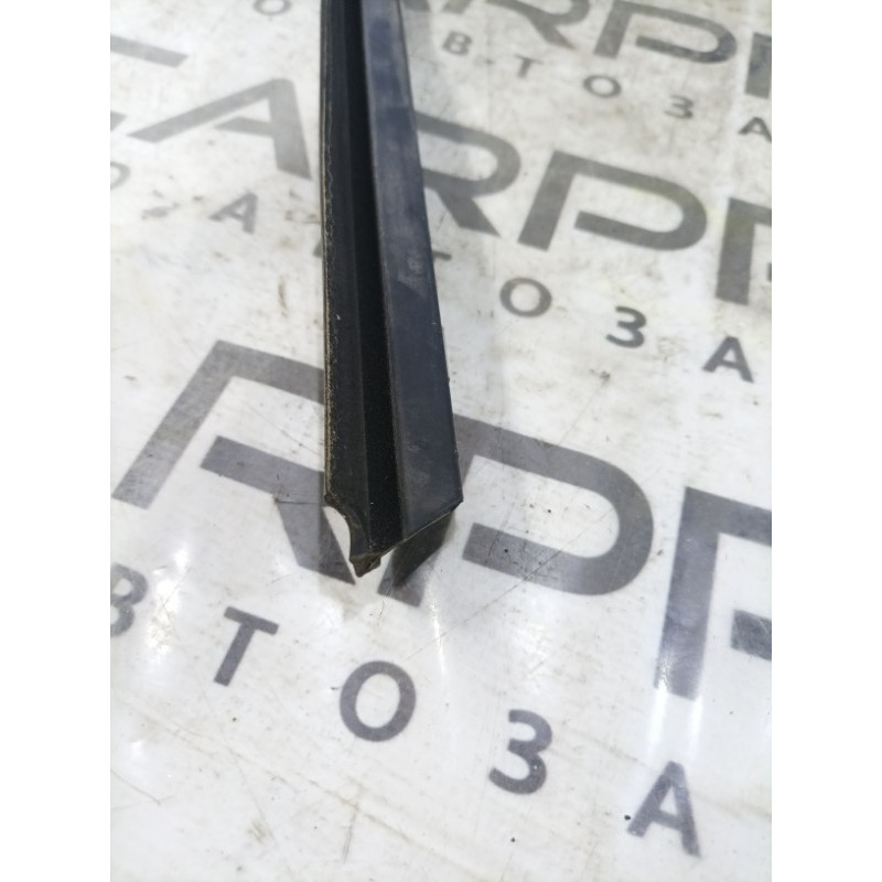 Уплотнитель стекла двери (кузов и элементы) Mercedes-Benz E-class W211 2008 3.5 a2117350565