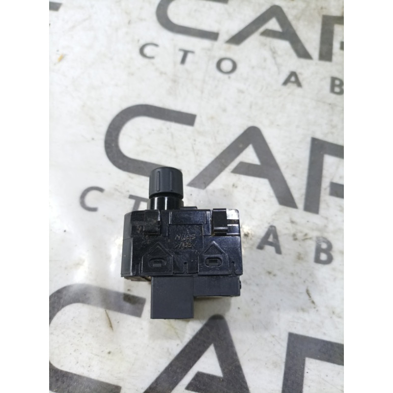 Кнопка регулировки зеркала (электрика / кнопки) Subaru Forester SJ 2016 2.5 83061fj010