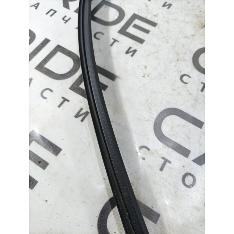 Уплотнитель стекла двери (кузов и элементы) Subaru Forester SJ 2016 2.5 63527SG010