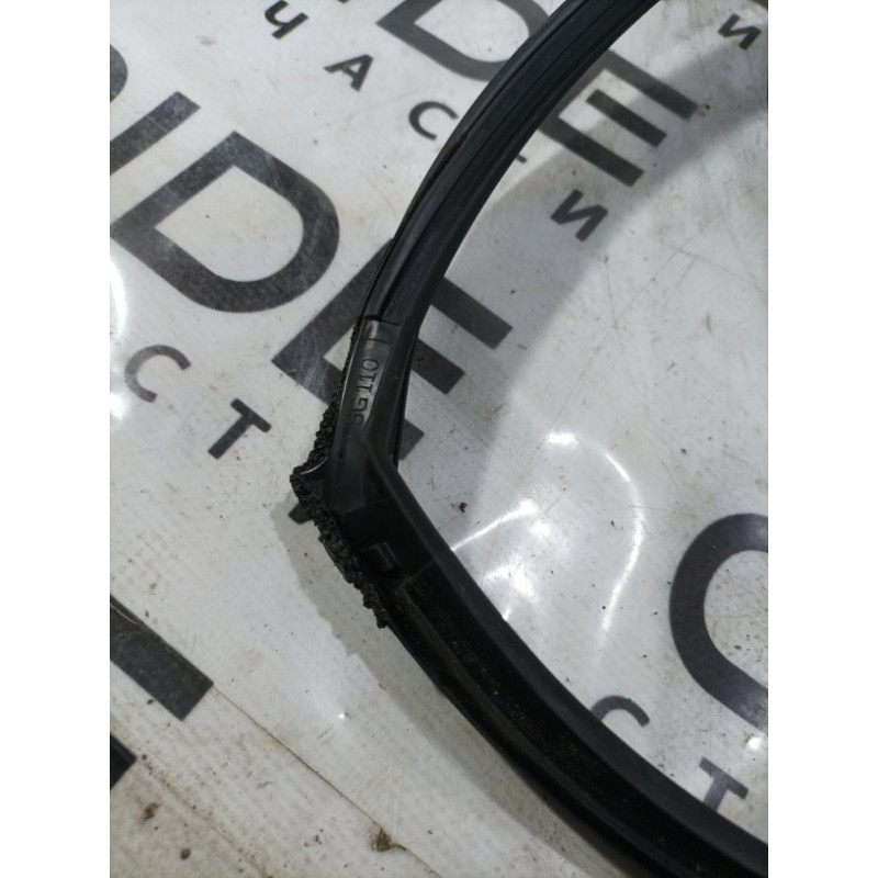 Уплотнитель стекла двери (кузов и элементы) Subaru Forester SJ 2016 2.5 63527SG010
