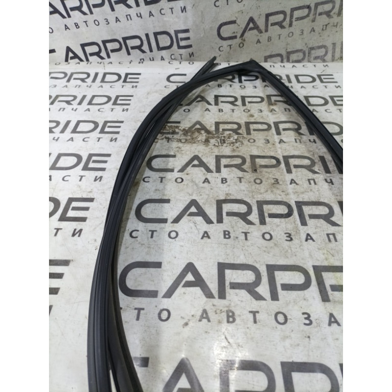 Уплотнитель стекла двери (кузов и элементы) Subaru Forester SJ 2016 2.5 63527SG010