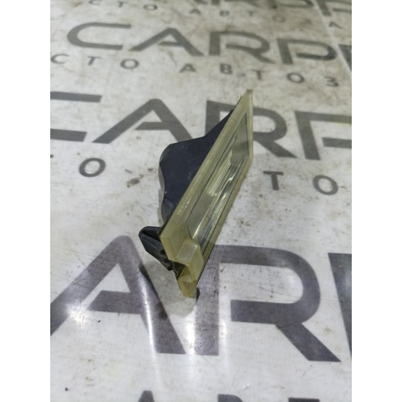 Плафон подсветки номера (оптика) Jeep Cherokee KL 68223865AB