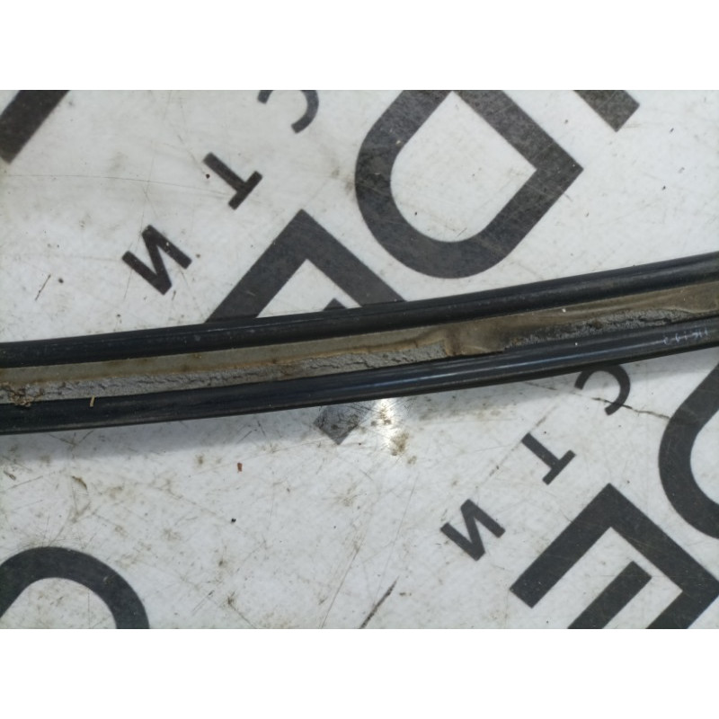 Уплотнитель (кузов и элементы) Mercedes-Benz GL X164 2012 4.6 a1646904798