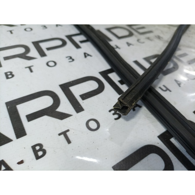 Уплотнитель стекла двери (кузов и элементы) Subaru Outback BS 2016 2.5 63527al04b