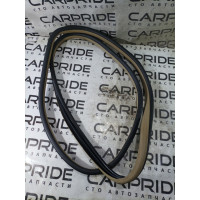 Ущільнювач дверей