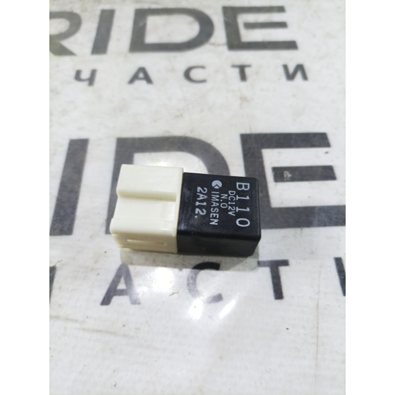 Реле (электрика) Mazda MPV 2 B110