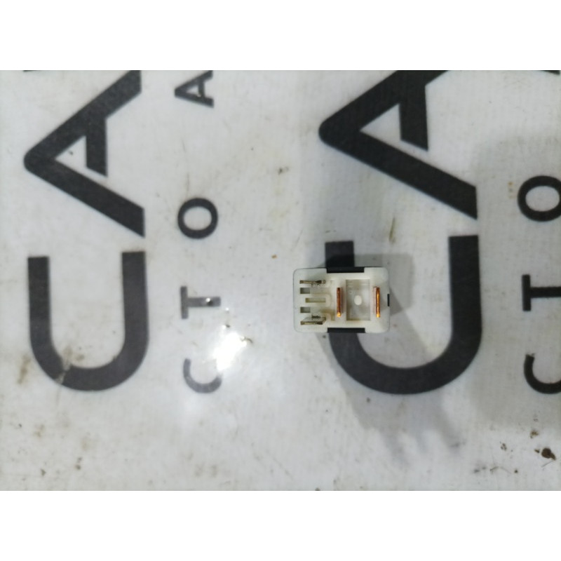 Реле (электрика) Mazda MPV 2 B115