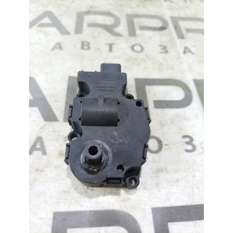 Привід заслонки обігрівача (обігрів та кондиціювання.) Mercedes-Benz GL X164 2012 4.6 T1015556H