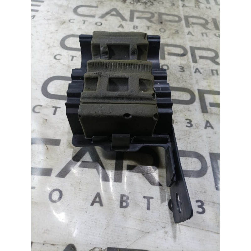 Кронштейн (двигатель и элементы) Mercedes-Benz GL X164 2012 4.6 A1646800926