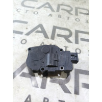 Привід заслонки обігрівача